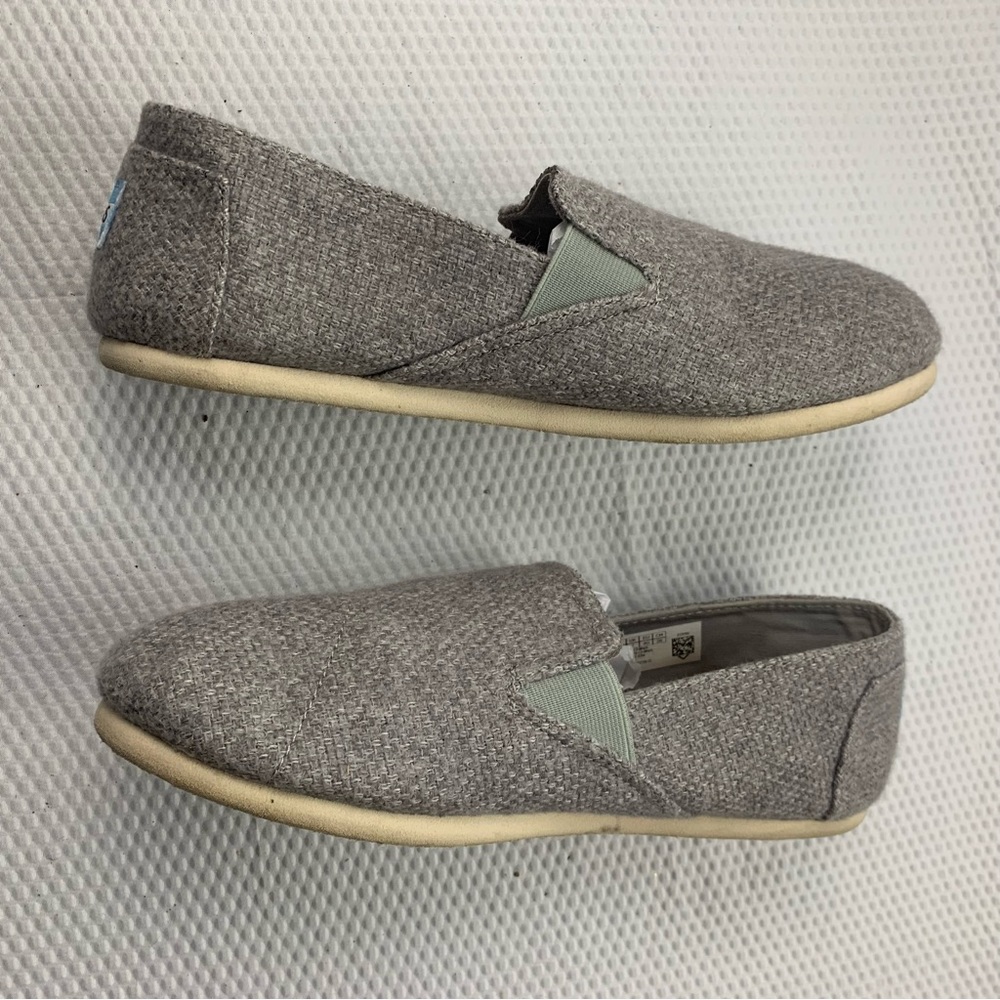 Toms - Picture 2 of 14